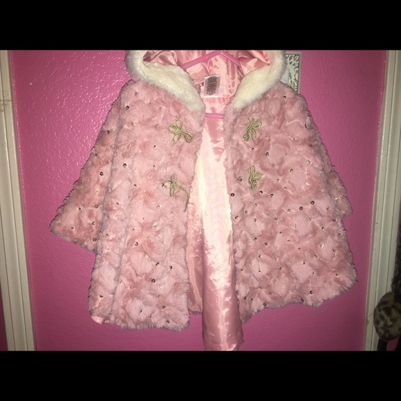 Baby Girl Faux mink Poncho - Picture 3 of 8